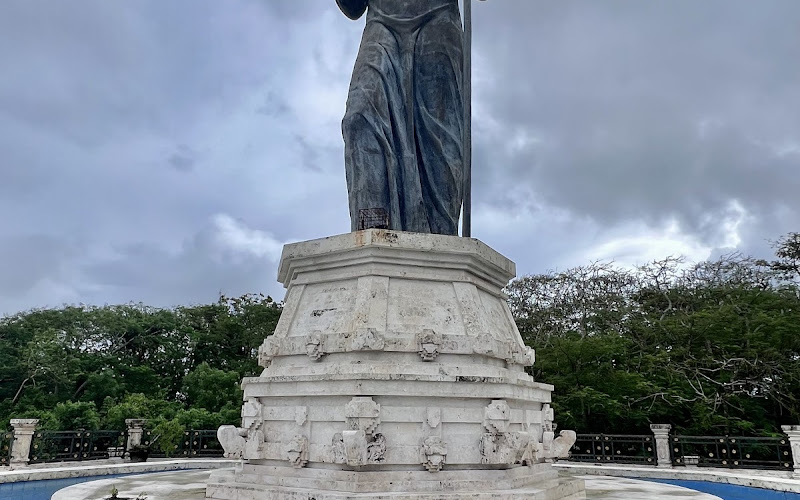 Dang Hyang Nirartha Statue