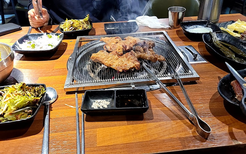 한돈참숯꼬기 상주점