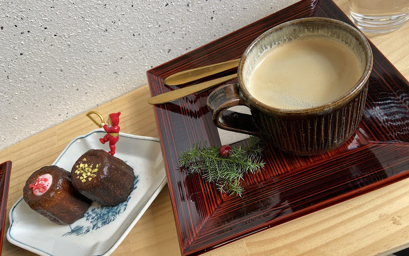 DRINK and cannelé de Bordeaux KAiKA