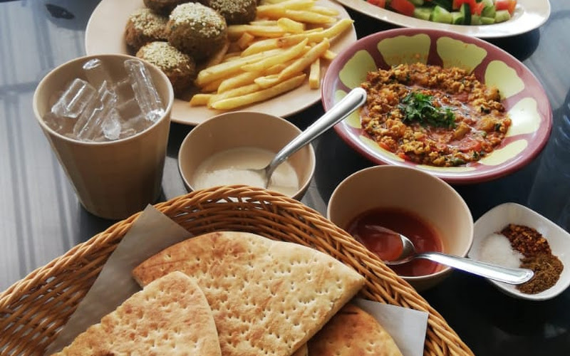 مطعم ابو سارة للمأكولات العربية Makanan Arab Pattani