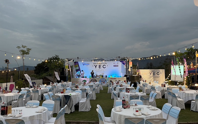 โรงนา แอนด์ แคมป์ปิ้ง