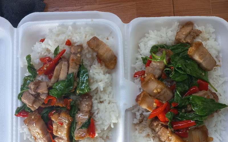 ร้านเจ๊จิ๋ม ขายอาหารตามสั่ง