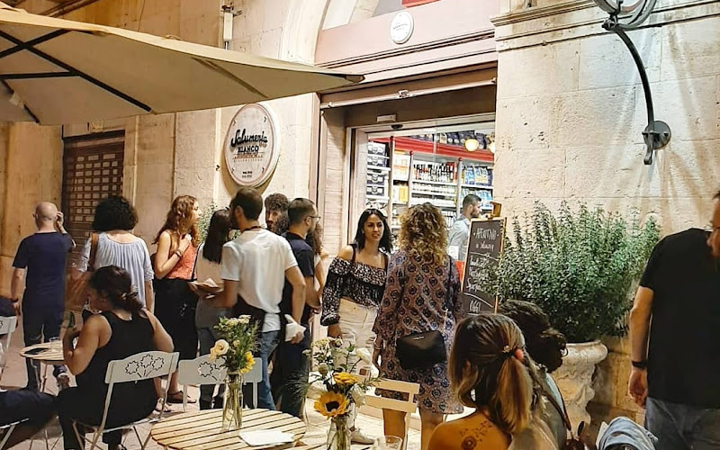 Salumeria Bianco - Bottega e panini, dal 1936