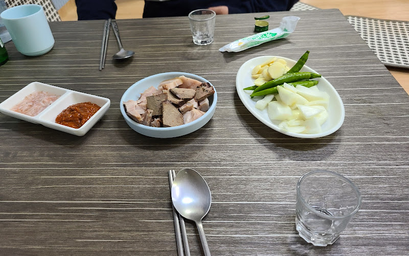 두만강순대국