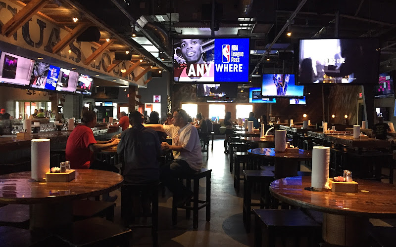 Ojos Locos Sports Cantina (Northline - Houston, TX)