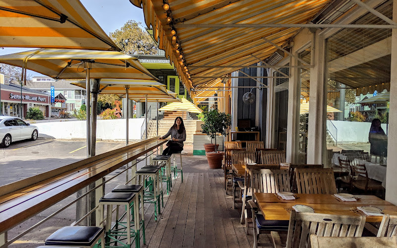 Clark's Oyster Bar - Austin