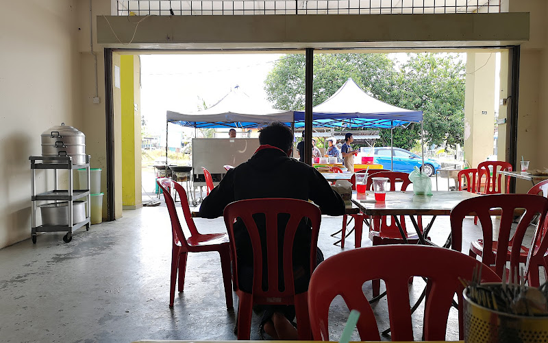 Nasi Kukus Ayam Goreng Berempah Ori Kelantan