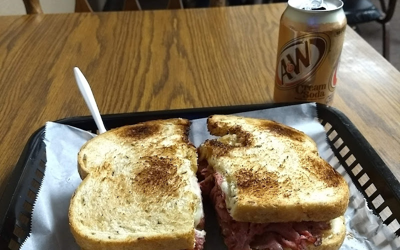 Paul's Italian Deli & Restaurant