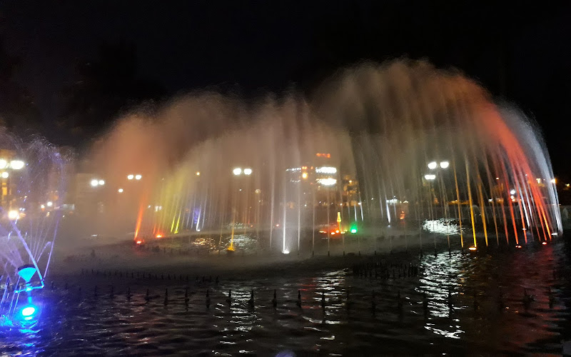Đài phun nước hồ bạch đằng