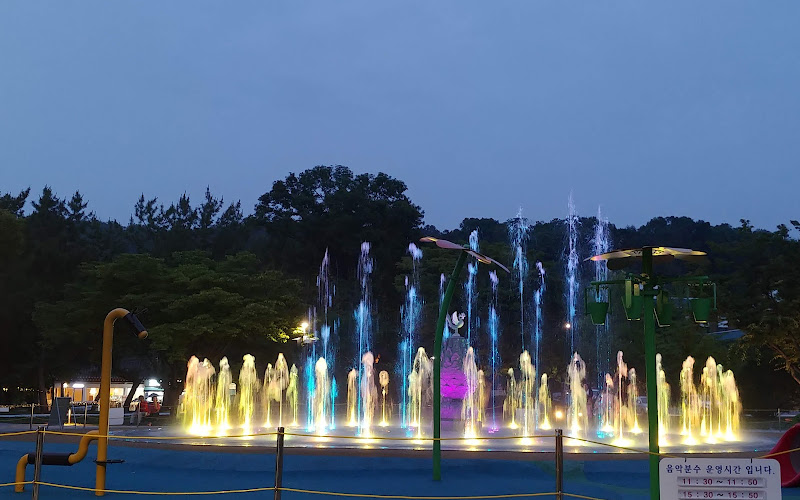 クドゥレ彫刻公園