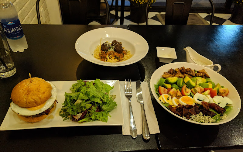 The HUNGRY BUNNY - American Bistro