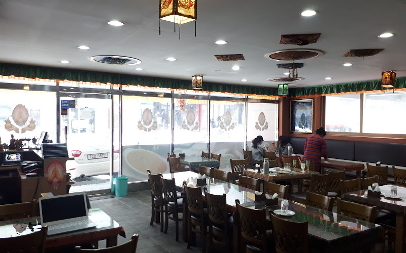 퍼스트네팔 인도네팔 레스토랑