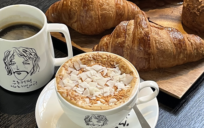 유동커피 소금공장점