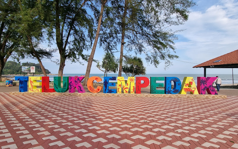 Teluk Cempedak Beach