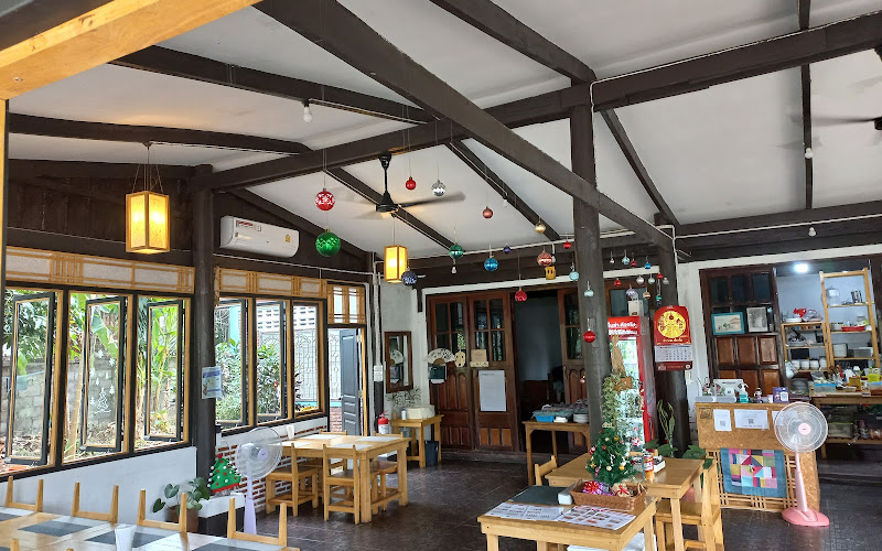 Lee's Kitchen Korean Restaurant ร้านอาหารเกาหลีสังขละบุรี