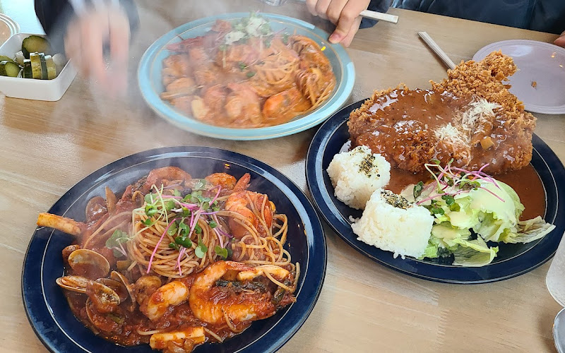 달이 뜨는 식탁