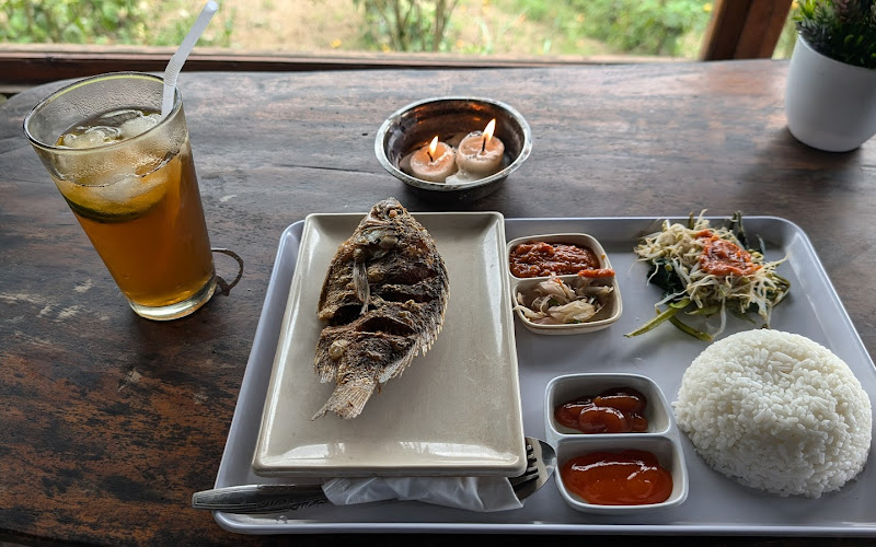 Warung Sugiartha Mujair Nyat - Nyat & Bakar