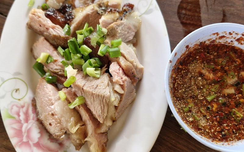 ร้านเจ๊บีแซ่บเวอร์