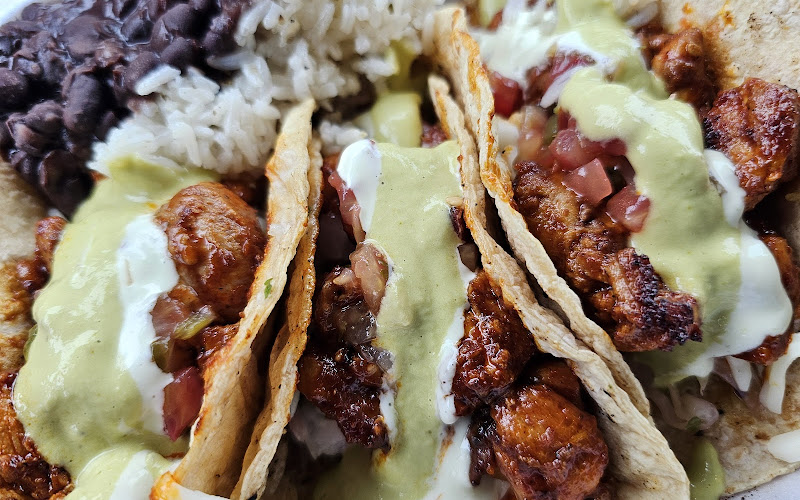 Taqueria la carcacha food truck