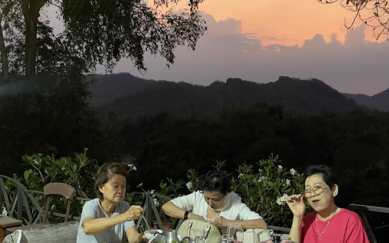 ร้านอาหารแควน้อยฯ&หมูกระทะ Kwainoyriverpark Restaurant
