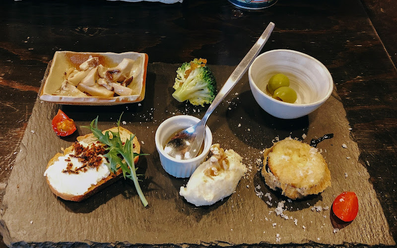 Trattoria & Lokanta, Nagagutsu DAL1119