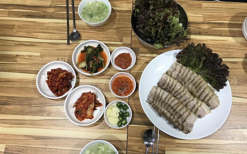 솔샘손칼국수보쌈