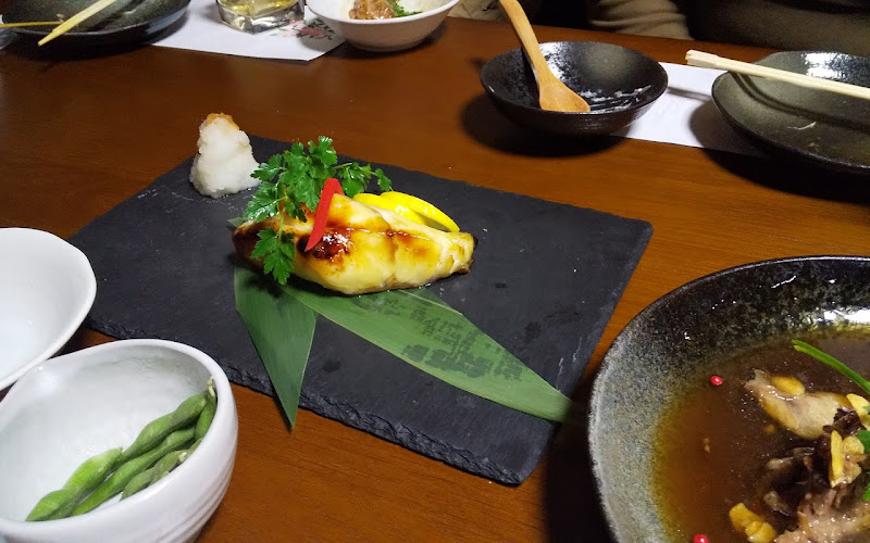 居酒屋 かつみ家