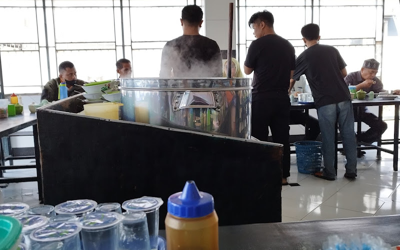 Warung Sop Saudara Panaikang