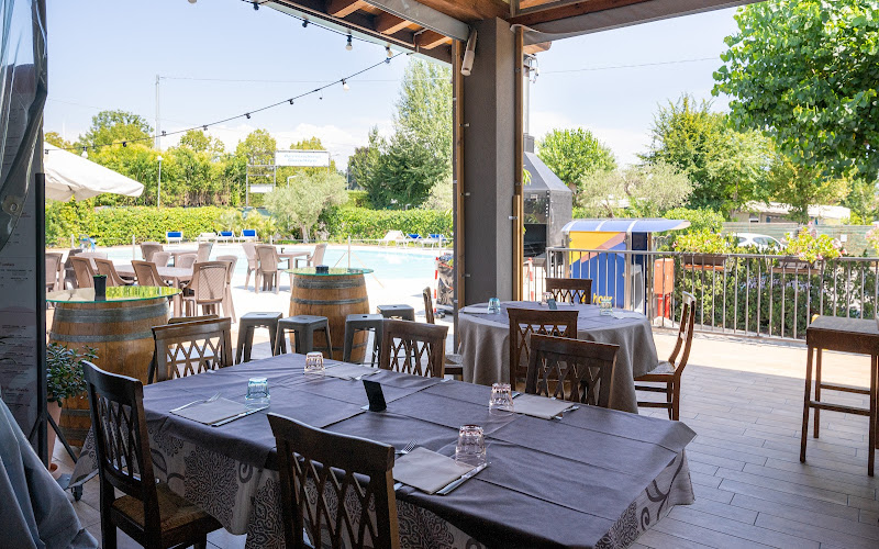 Rose restaurant and coffee