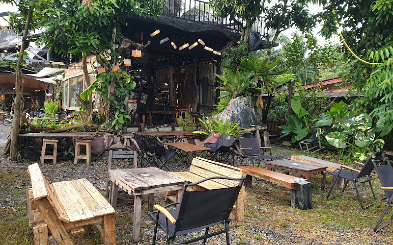 CROSSROADS Cafe'&Bar Krabi