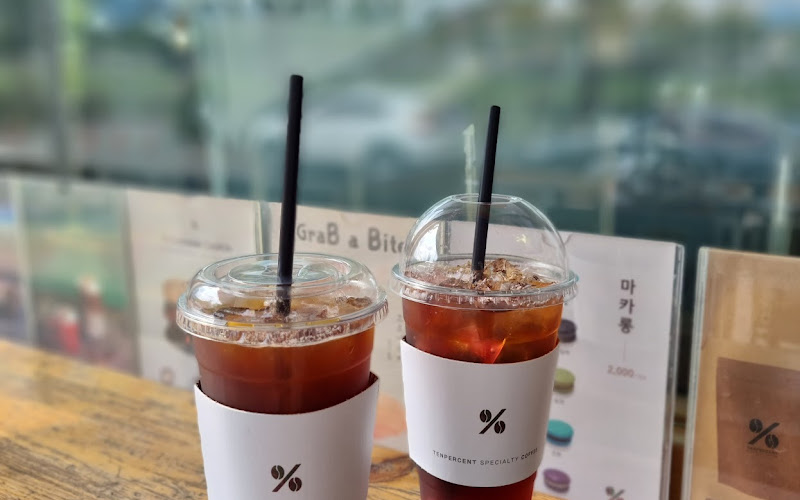 텐퍼센트커피 경남거창점