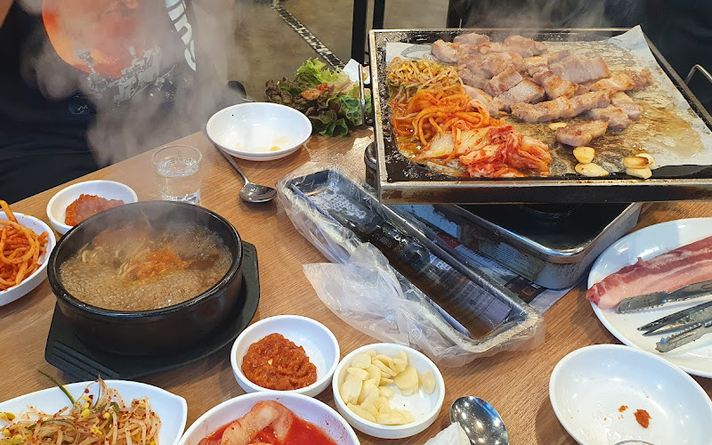 머내돌삼겹살