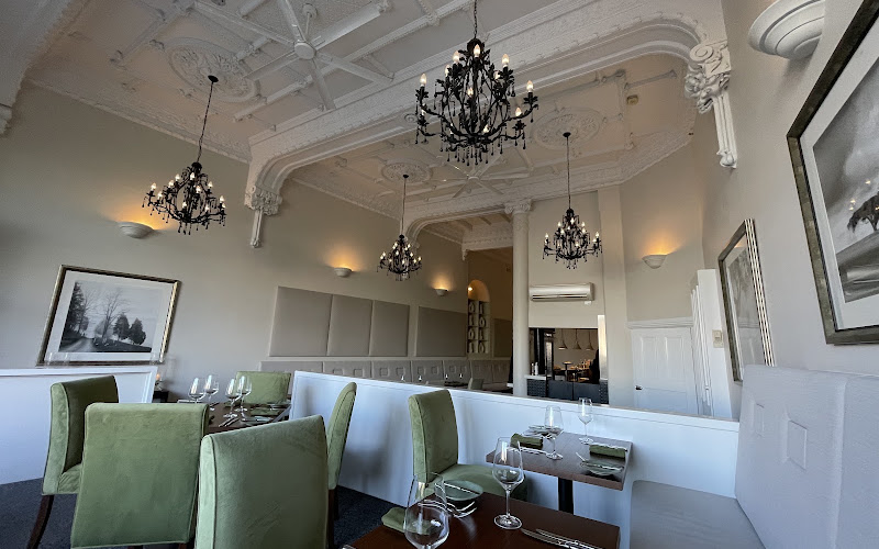Alium Dining