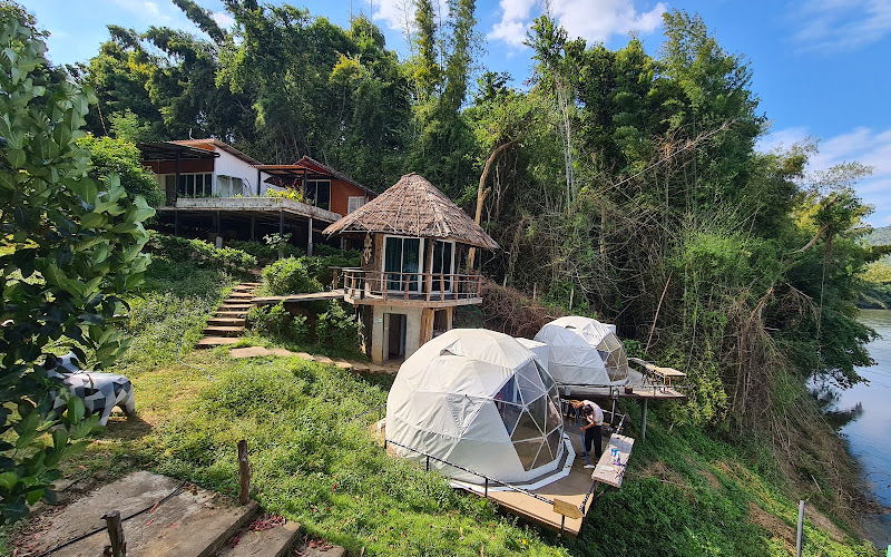 Phuphavaree by Tahug, Sai Yok