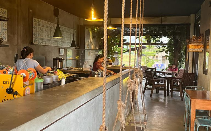 Warung Men Putu Legog