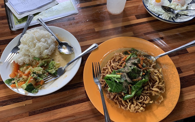 Rim klong restaurant