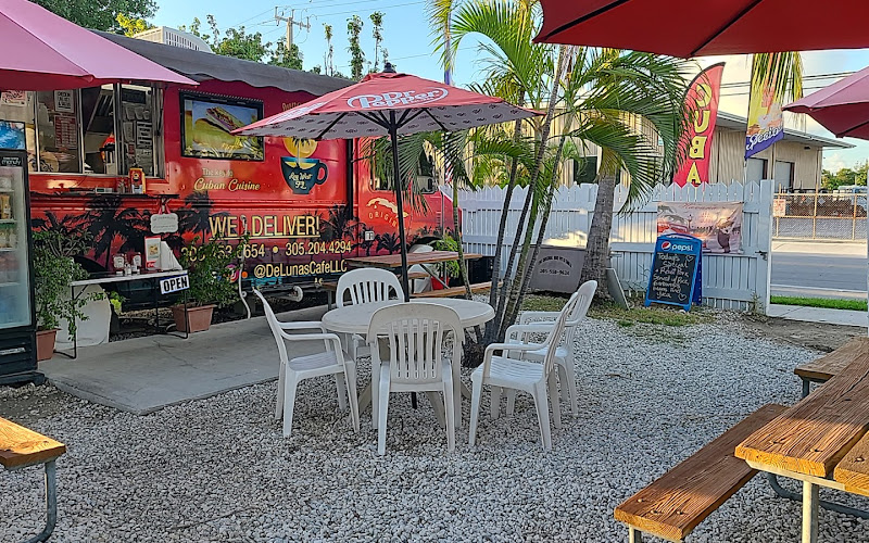 Deluna's Cafe