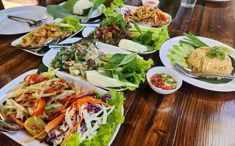 ครัวคุณแอ๋ม ส้มตำ&หมูกระทะ ฟิวสวน