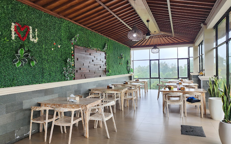 Blooms & Green Kitchen