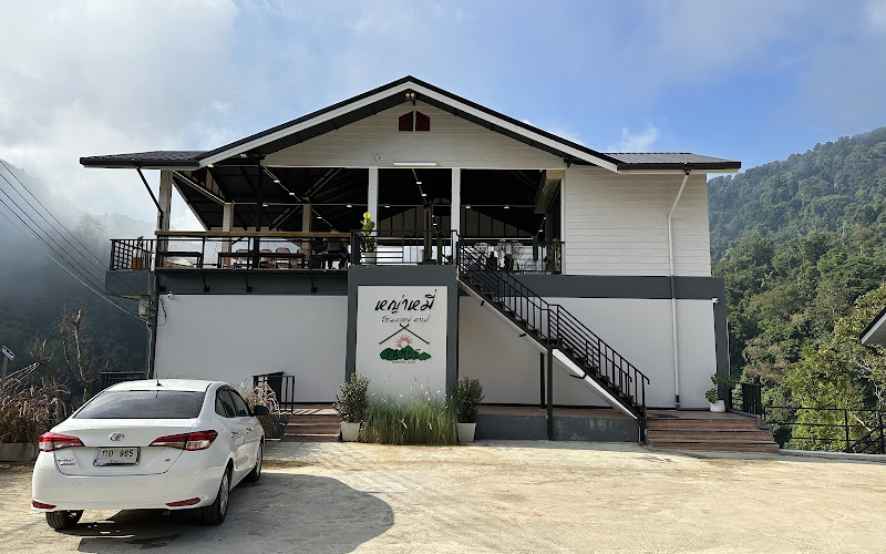 ヤーミー ホームステイ カフェ