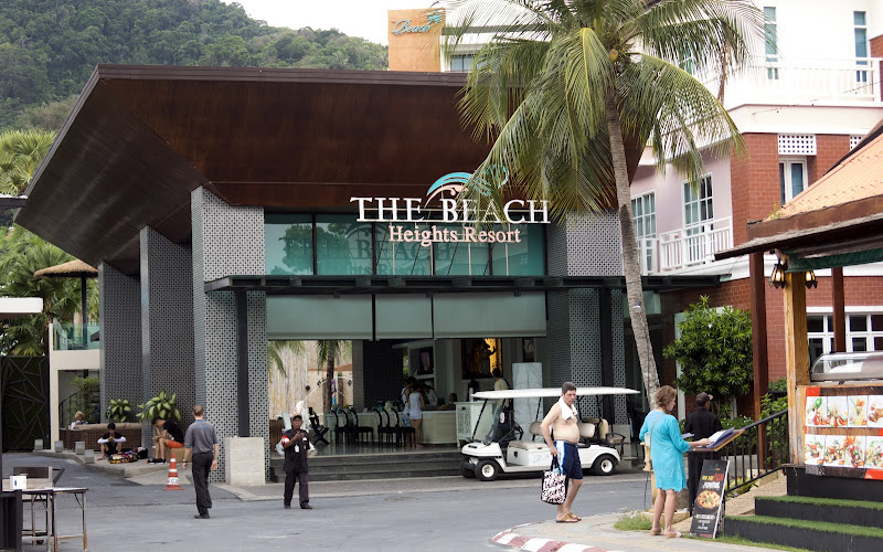 Kata Walking Street @ the beach