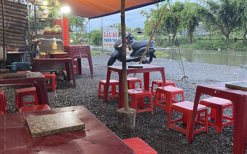 Lẩu bò Thiên Tân lề đường