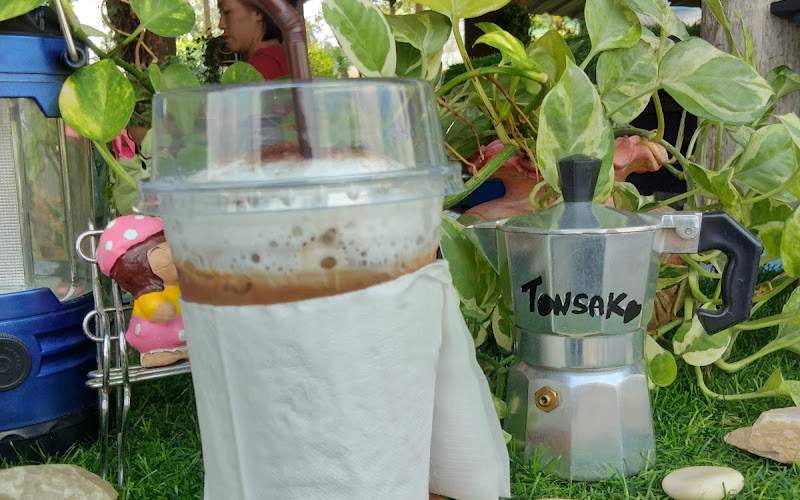 Tonsak cafe.