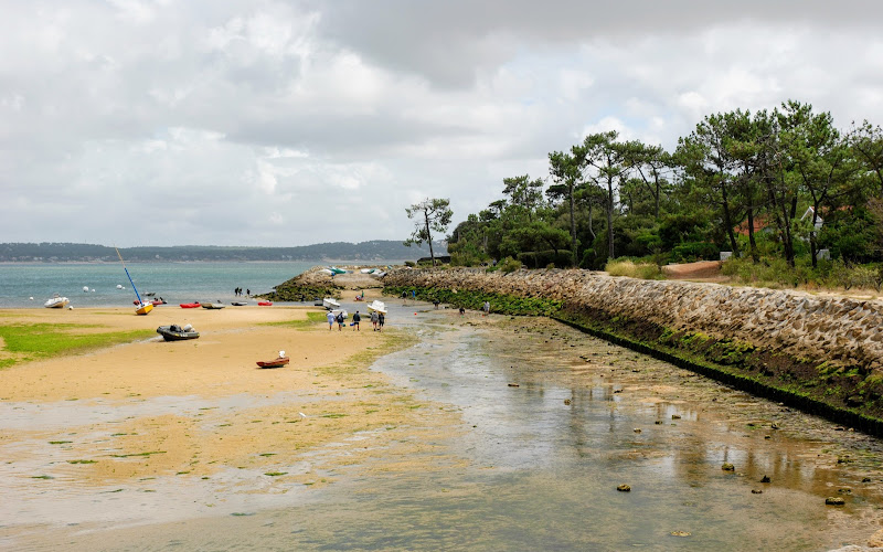 Plage des pieds rouges