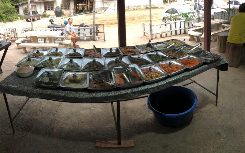ลุงสิทธิ์หมูกะทะปิ้งย่างทะเลเผาสาขาเดียวในลานสัก