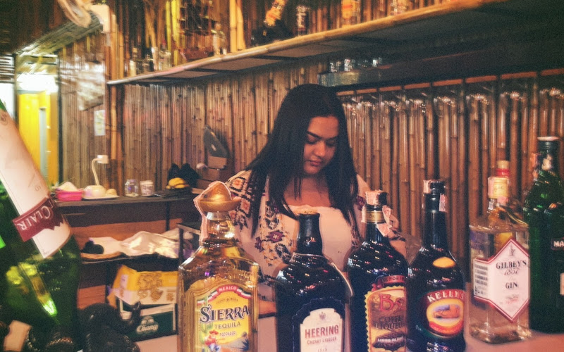 YOLO cafe and bar (Khaolak)