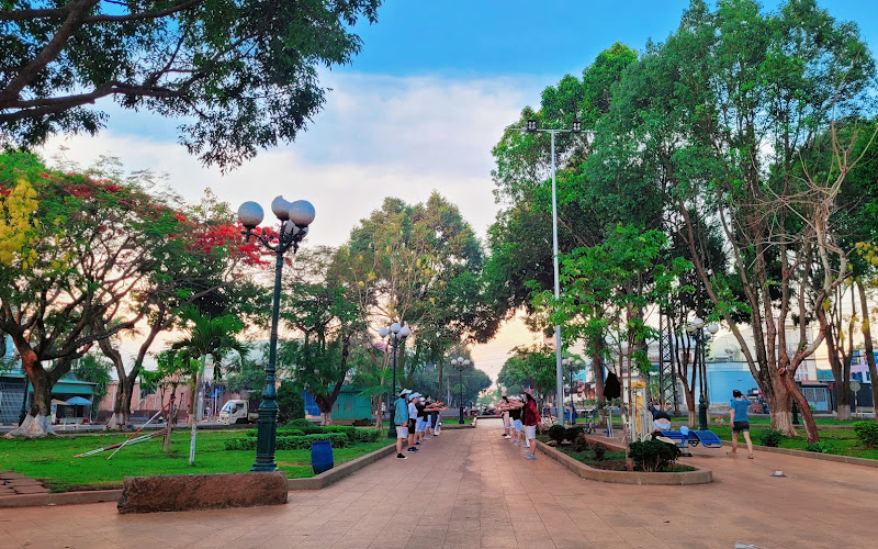 Công viên Nguyễn Viết Xuân