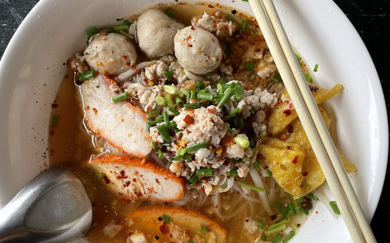 ร้าน น้ำฝน อาหารตามสั่ง ก๋วยเตี๋ยว