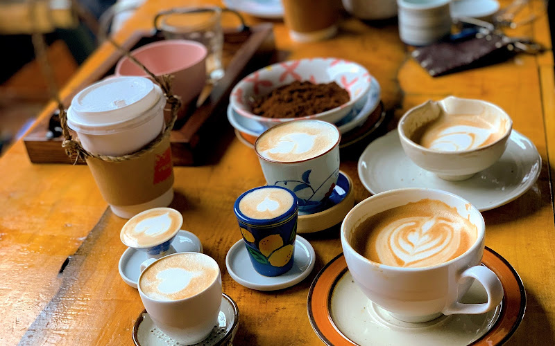 Nhà H’mông cà phê