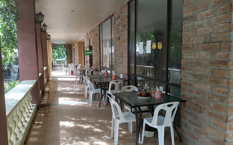 Stewed pork noodles with Khun Luang meatballs
